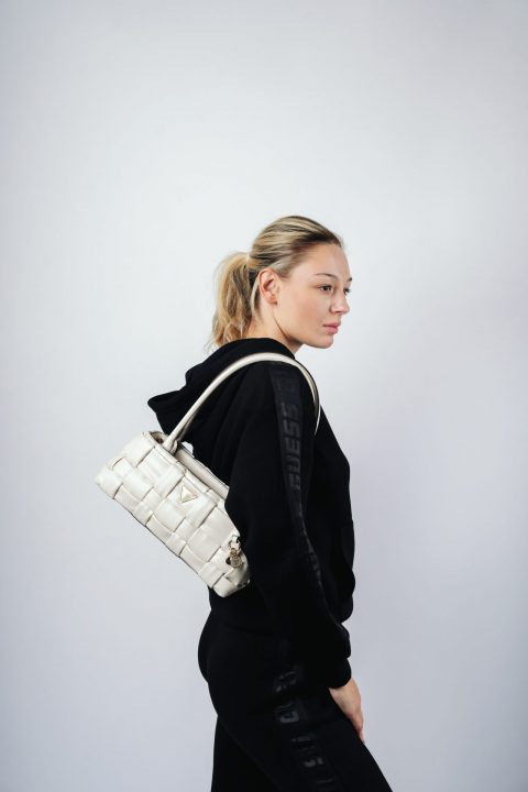 BORSA CON TRACOLLA – GUESS