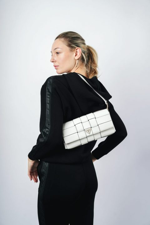 BORSA CON TRACOLLA – GUESS