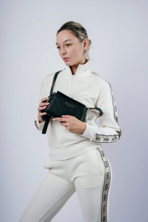 BORSA CON TRACOLLA – GUESS