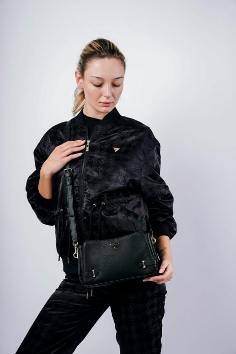 BORSA CON TRACOLLA – GUESS