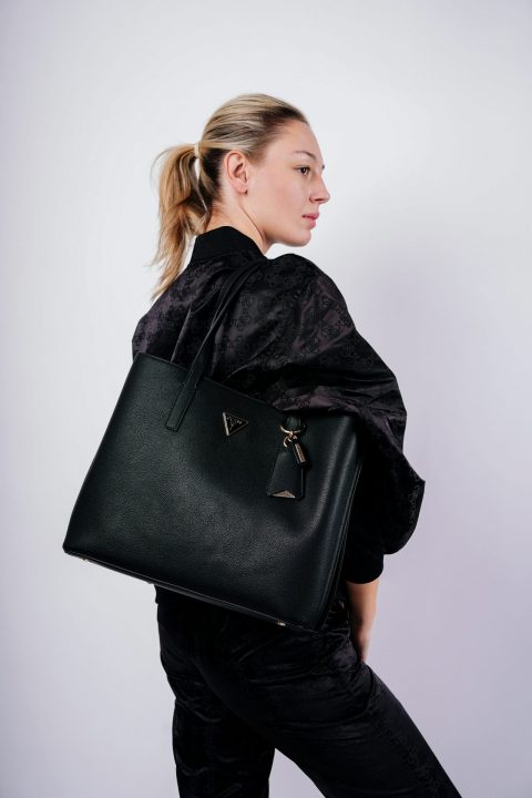 BORSA CON TRACOLLA – GUESS