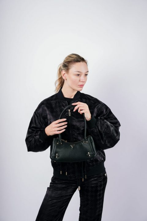 BORSA CON TRACOLLA – GUESS