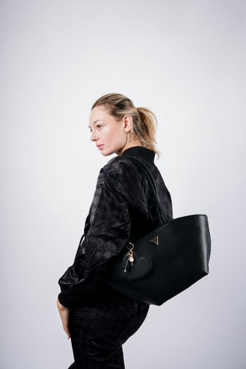 BORSA CON TRACOLLA – GUESS